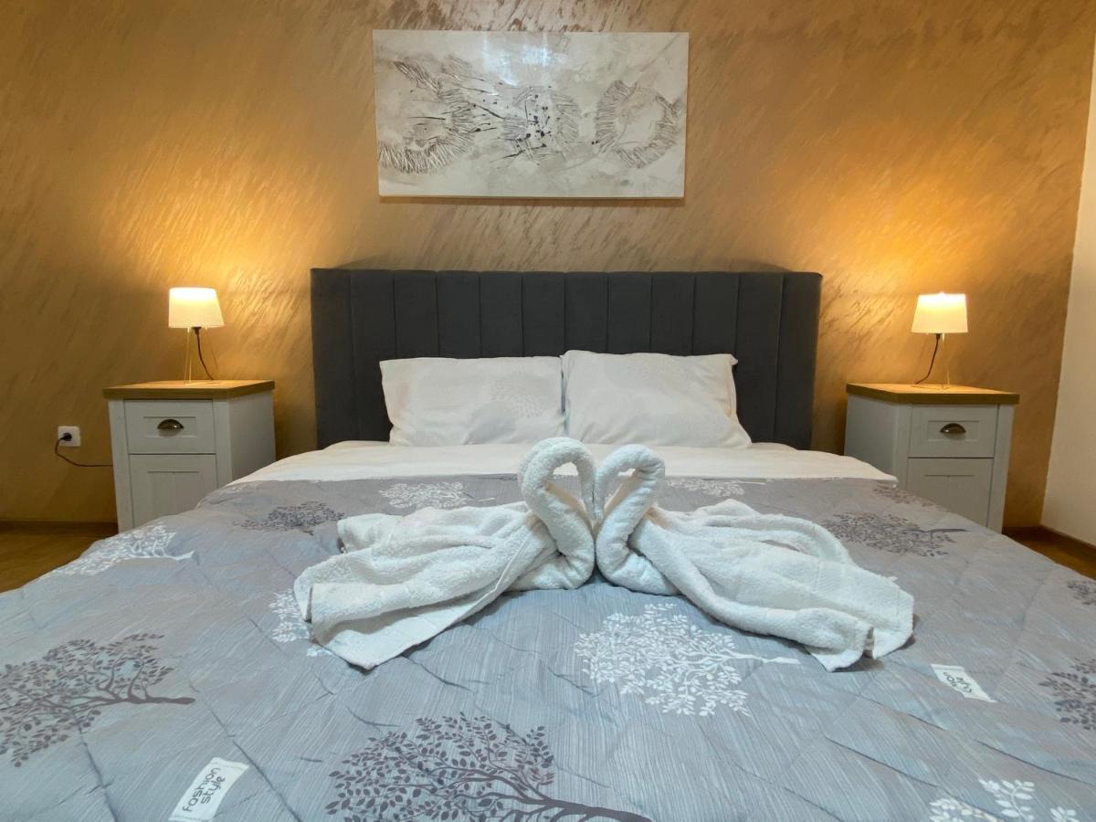 Golden Royal Appartement Kragujevac Buitenkant foto