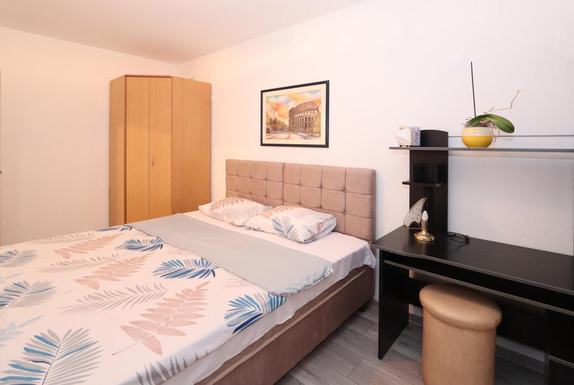 Golden Royal Appartement Kragujevac Buitenkant foto